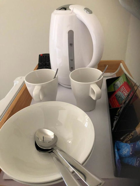 Cornwall Hotel - Holiday Sunshine Coast 3