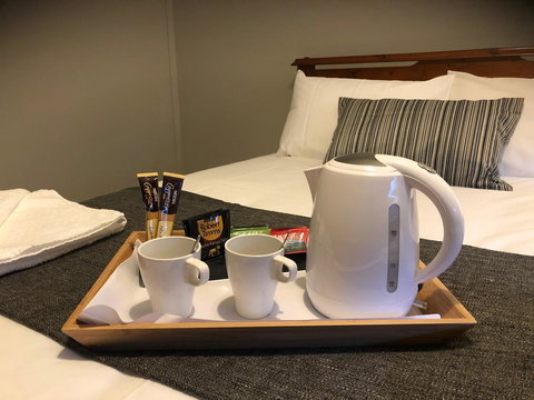 Cornwall Hotel - Holiday Sunshine Coast 10