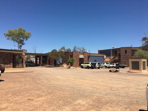 Desert Cave Hotel - Sunshine Coast Tourism 36