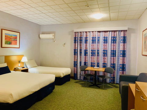 Desert Cave Hotel - Sunshine Coast Tourism 26