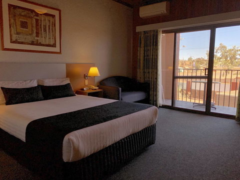 Desert Cave Hotel - Sunshine Coast Tourism 20