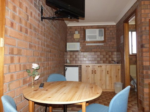 Wintersun Motel - Sunshine Coast Tourism 18