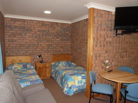 Wintersun Motel - Sunshine Coast Tourism 9