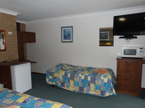 Wintersun Motel - Sunshine Coast Tourism 14