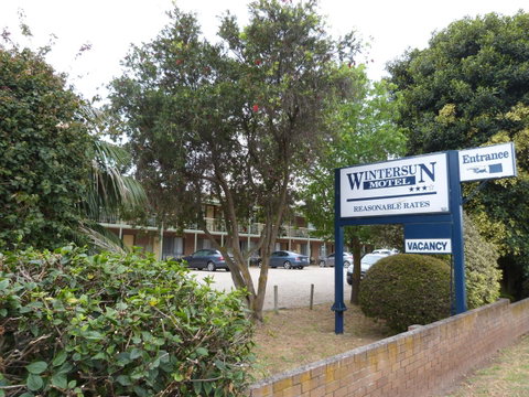 Wintersun Motel - Sunshine Coast Tourism 6