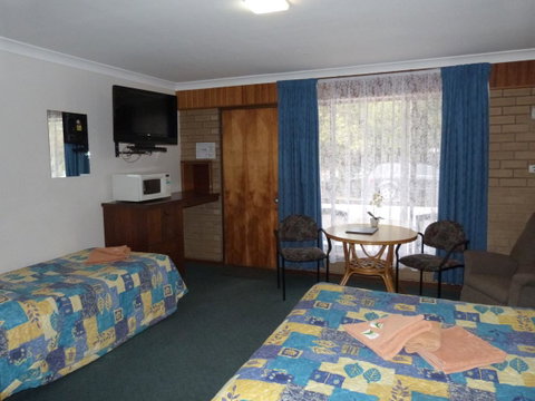 Wintersun Motel - Sunshine Coast Tourism 7