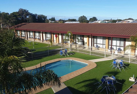 Lacepede Bay Motel - Sunshine Coast Tourism 2