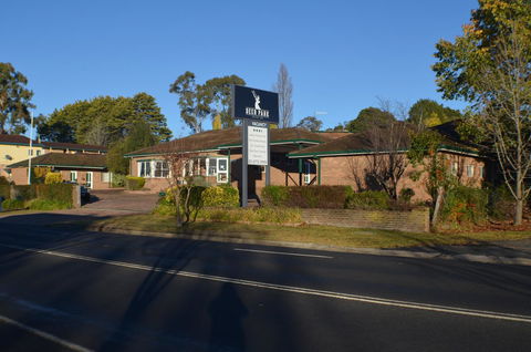 Deer Park Motor Inn Armidale - Holiday Sunshine Coast 0