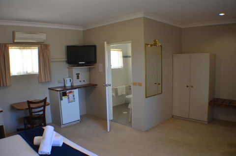 Deer Park Motor Inn Armidale - Holiday Sunshine Coast 34