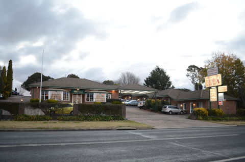 Deer Park Motor Inn Armidale - Holiday Sunshine Coast 18