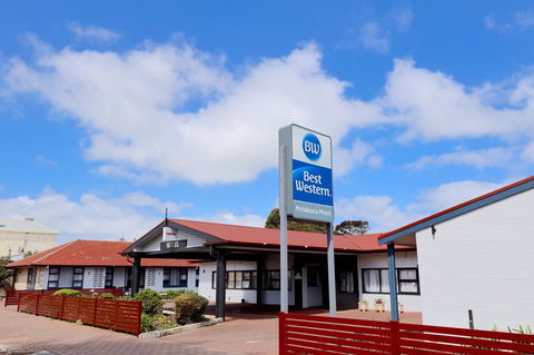 Robe Central Motel - Holiday Sunshine Coast 0