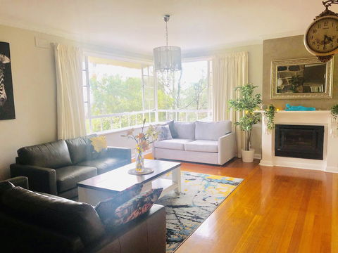Stunning House With Beautiful Entertainment Area!! - Sunshine Coast Tourism 1