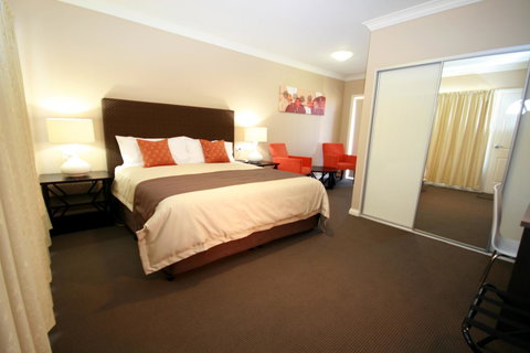 Sundowner Motel Hotel - Holiday Sunshine Coast 5