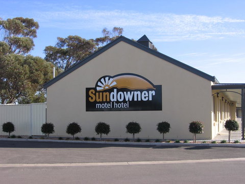 Sundowner Motel Hotel - Holiday Sunshine Coast 4