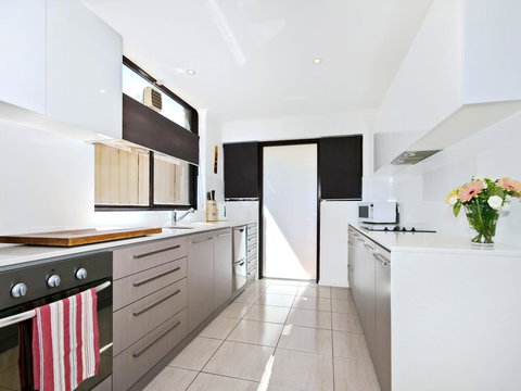 Pearl By The Sea - Sunshine Coast Tourism 3