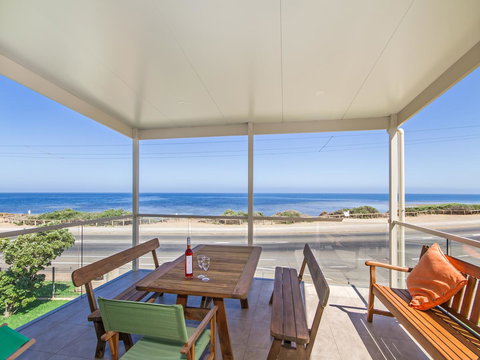 Pearl By The Sea - Sunshine Coast Tourism 0
