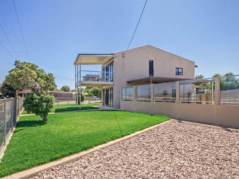 Pearl By The Sea - Sunshine Coast Tourism 13