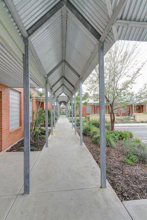 Strath Motel - Sunshine Coast Tourism 5