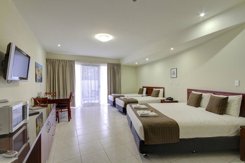 Strath Motel - Sunshine Coast Tourism 13