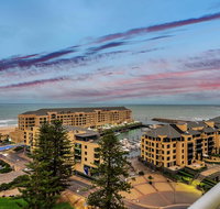 Glenelg Skyline Beachfront Penthouse Adelaide - Sunshine Coast Tourism