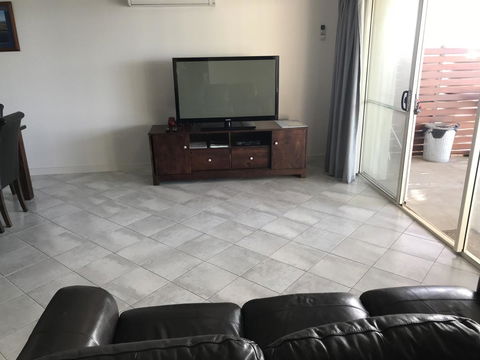 Beachside & Jetty View Apartment 6 - Captain\'s Apt - Holiday Sunshine Coast 34