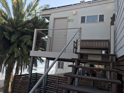 Beachside & Jetty View Apartment 6 - Captain\'s Apt - Holiday Sunshine Coast 7