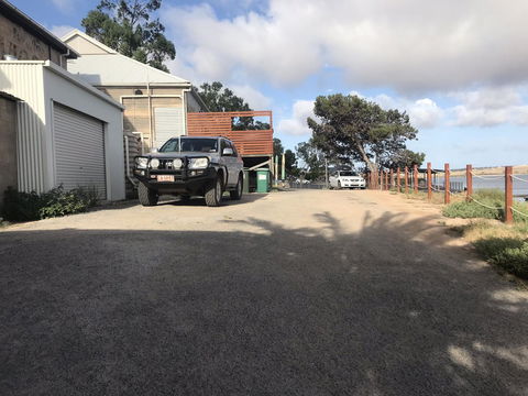Beachside & Jetty View Apartment 6 - Captain\'s Apt - Holiday Sunshine Coast 8