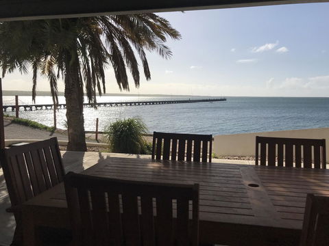 Beachside & Jetty View Apartment 6 - Captain\'s Apt - Holiday Sunshine Coast 0