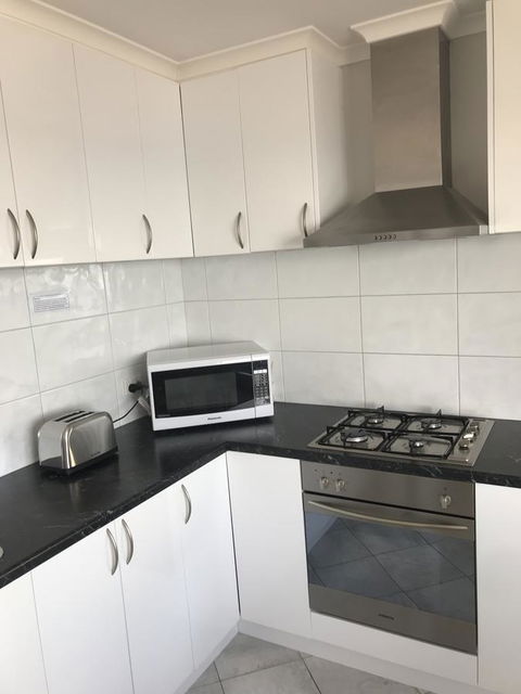 Beachside & Jetty View Apartment 6 - Captain\'s Apt - Holiday Sunshine Coast 5
