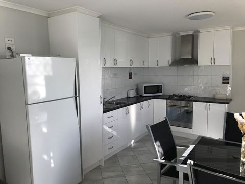 Beachside & Jetty View Apartment 6 - Captain\'s Apt - Holiday Sunshine Coast 19