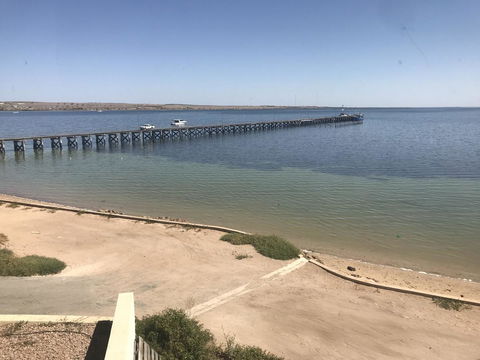 Beachside & Jetty View Apartment 6 - Captain\'s Apt - Holiday Sunshine Coast 2