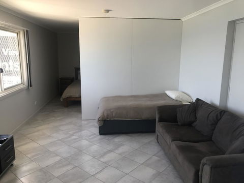 Beachside & Jetty View Apartment 6 - Captain\'s Apt - Holiday Sunshine Coast 1