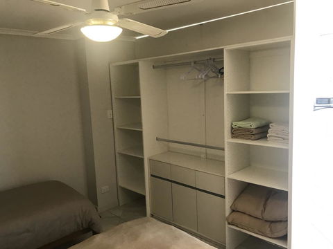 Beachside & Jetty View Apartment 6 - Captain\'s Apt - Holiday Sunshine Coast 3