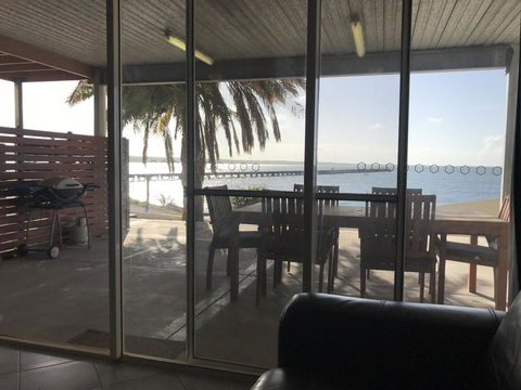 Beachside & Jetty View Apartment 6 - Captain\'s Apt - Holiday Sunshine Coast 36