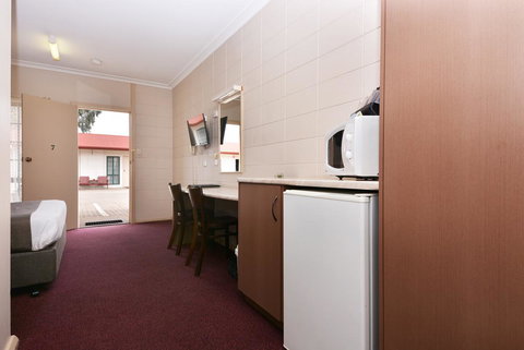 Motel Poinsettia - Sunshine Coast Tourism 27