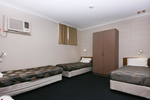 Motel Poinsettia - Sunshine Coast Tourism 23