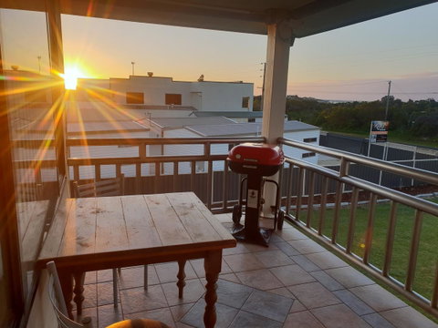 Rocks Retreat House With Sea Views - Sunshine Coast Tourism 13