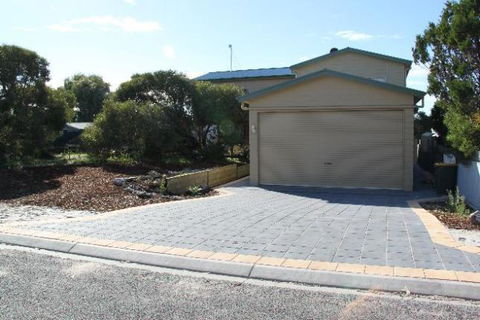 LAS ARENAS - The Sands - BEACH HOUSE - Sunshine Coast Tourism 0