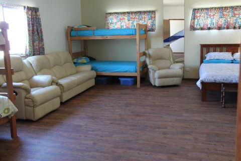 LAS ARENAS - The Sands - BEACH HOUSE - Sunshine Coast Tourism 4