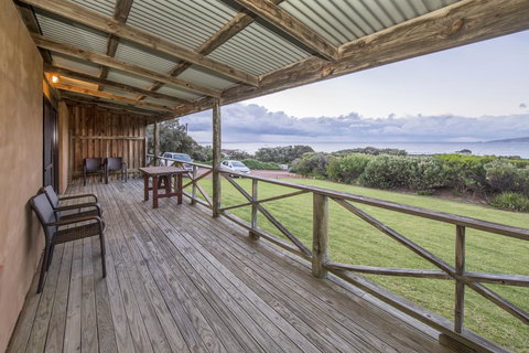 Chandlers Smiths Beach Villas - Holiday Sunshine Coast 11