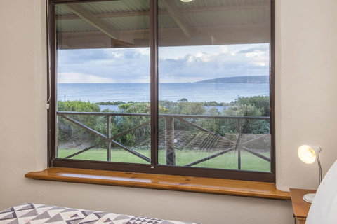 Chandlers Smiths Beach Villas - Holiday Sunshine Coast 6