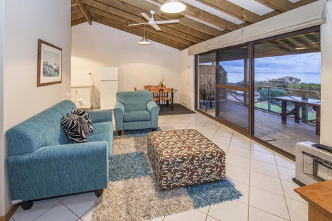 Chandlers Smiths Beach Villas - Holiday Sunshine Coast 3