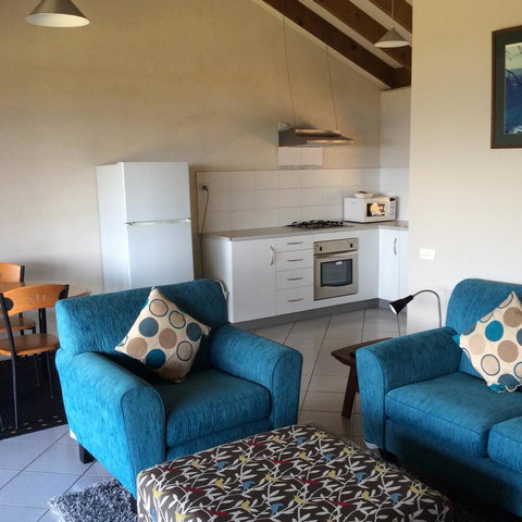 Chandlers Smiths Beach Villas - Holiday Sunshine Coast 4