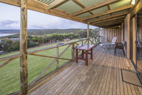 Chandlers Smiths Beach Villas - Holiday Sunshine Coast 9