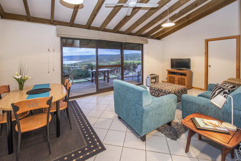 Chandlers Smiths Beach Villas - Holiday Sunshine Coast 1