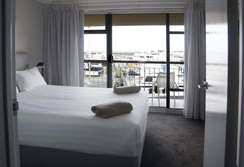 Oceanside 23 - Sunshine Coast Tourism 3