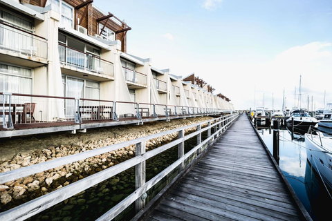 Oceanside 23 - Sunshine Coast Tourism 27