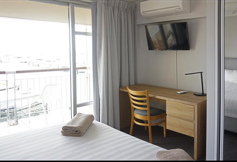 Oceanside 23 - Sunshine Coast Tourism 10