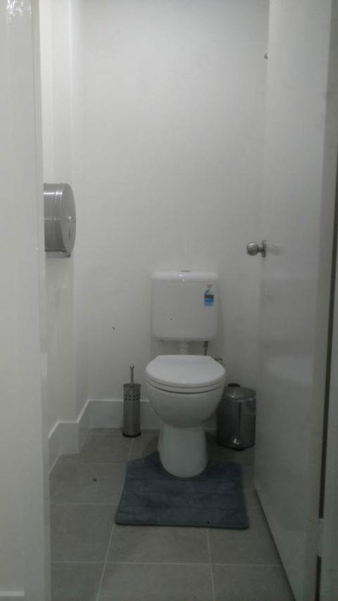 Perth City Backpackers Hostel - Note - Valid Passport Required To Check In - Sunshine Coast Tourism 16