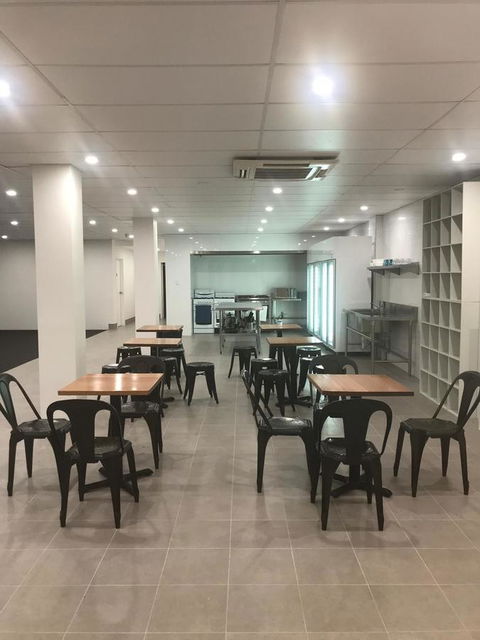 Perth City Backpackers Hostel - Note - Valid Passport Required To Check In - Sunshine Coast Tourism 7